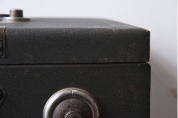 アンティーク雑貨　ジャンク品　昭和レトロ　三洋電機株式会社　古い手提げ金庫