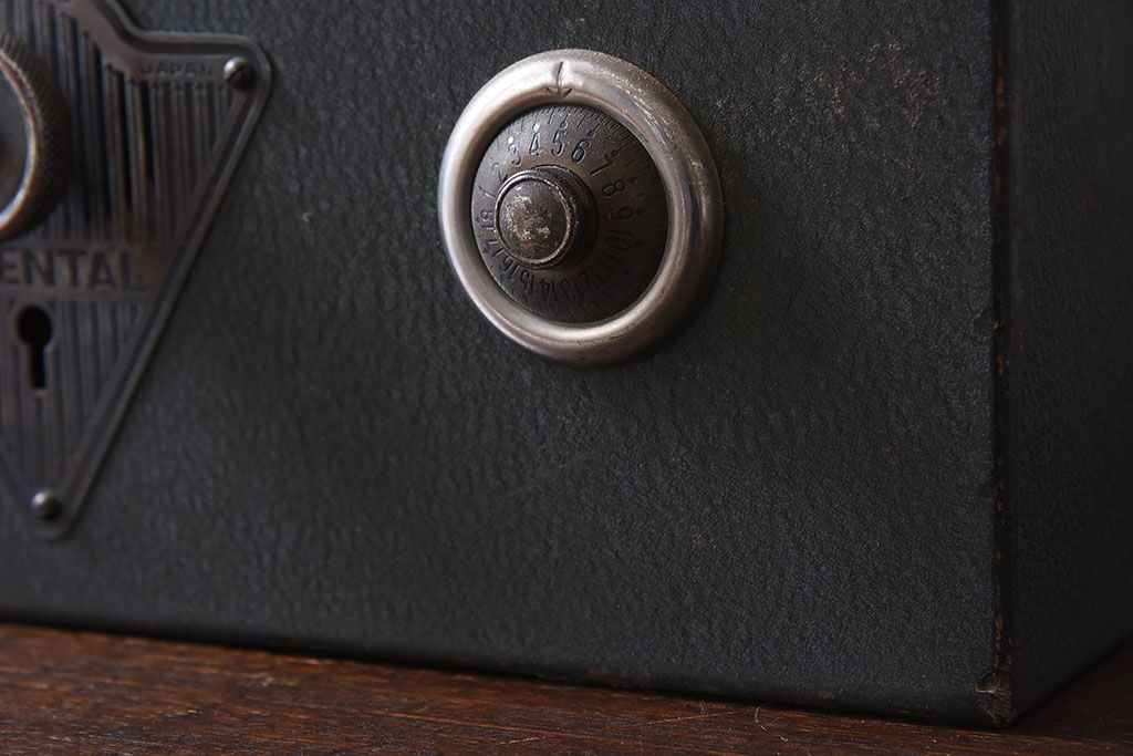 アンティーク雑貨　ジャンク品　昭和レトロ　三洋電機株式会社　古い手提げ金庫