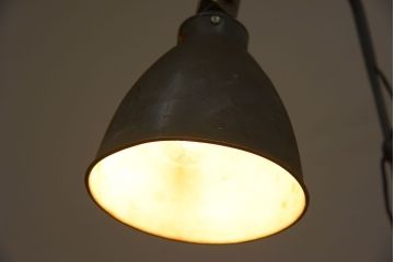 ヨーロッパビンテージ　シャビーなシザーランプ(ブラケットライト・壁付け照明)