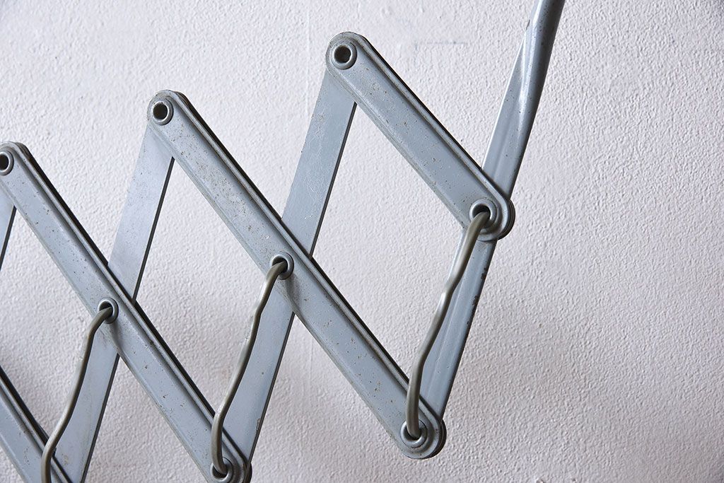 ヨーロッパビンテージ　シャビーなシザーランプ(ブラケットライト・壁付け照明)