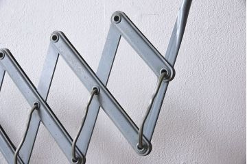 ヨーロッパビンテージ　シャビーなシザーランプ(ブラケットライト・壁付け照明)