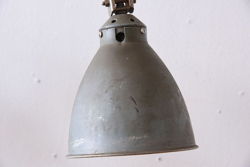 ヨーロッパビンテージ　シャビーなシザーランプ(ブラケットライト・壁付け照明)