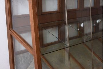 レトロ家具　ナラ材製　昭和レトロなマス目ガラスケース(ショーケース、収納棚、飾り棚)