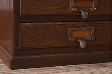 アンティーク家具　和製アンティーク　9杯引き出し付き!昭和期のネームプレート付き小引き出し