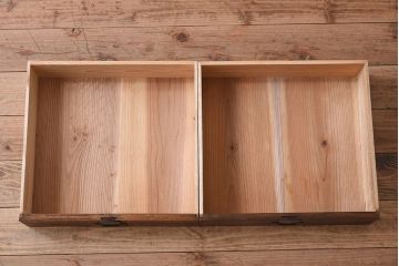 アンティーク家具　鉄脚付き!味のある古い木製の箪笥ローボード(衣装箪笥)