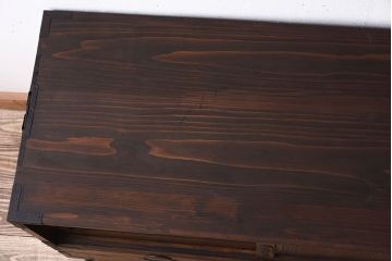 アンティーク家具　鉄脚付き!味のある古い木製の箪笥ローボード(衣装箪笥)