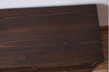 アンティーク家具　鉄脚付き!味のある古い木製の箪笥ローボード(衣装箪笥)