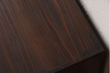 アンティーク家具　鉄脚付き!味のある古い木製の箪笥ローボード(衣装箪笥)