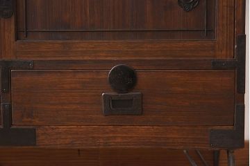 アンティーク家具　鉄脚付き!味のある古い木製の箪笥ローボード(衣装箪笥)