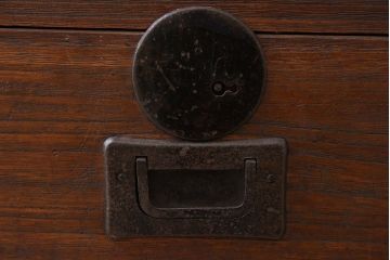 アンティーク家具　鉄脚付き!味のある古い木製の箪笥ローボード(衣装箪笥)