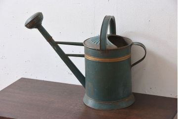 アンティーク雑貨　ヨーロッパビンテージ　シャビーなじょうろ(ジョウロ)