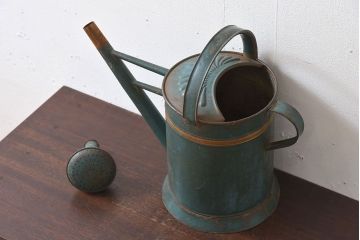 アンティーク雑貨　ヨーロッパビンテージ　シャビーなじょうろ(ジョウロ)