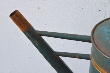 アンティーク雑貨　ヨーロッパビンテージ　シャビーなじょうろ(ジョウロ)