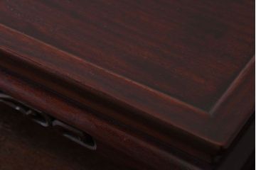 アンティーク雑貨　唐木製　透かし彫り入りの上品な花台(飾り台)