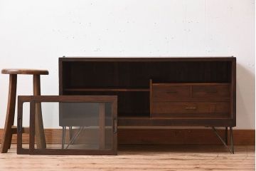 アンティーク家具　総桐材製　クリアガラス引き戸　古い木の鉄脚ローボード(桐箪笥、桐たんす)