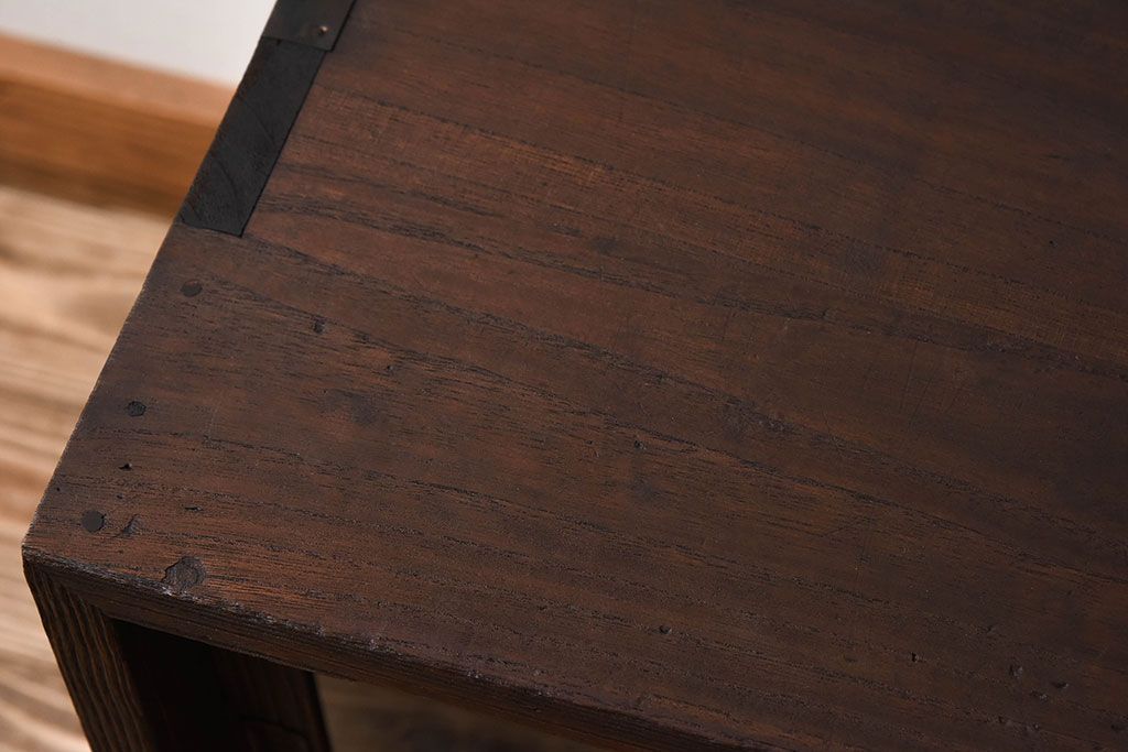 アンティーク家具　総桐材製　クリアガラス引き戸　古い木の鉄脚ローボード(桐箪笥、桐たんす)