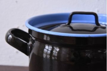アンティーク雑貨　ヨーロッパビンテージ　ホーロー(琺瑯)　両手鍋(1)