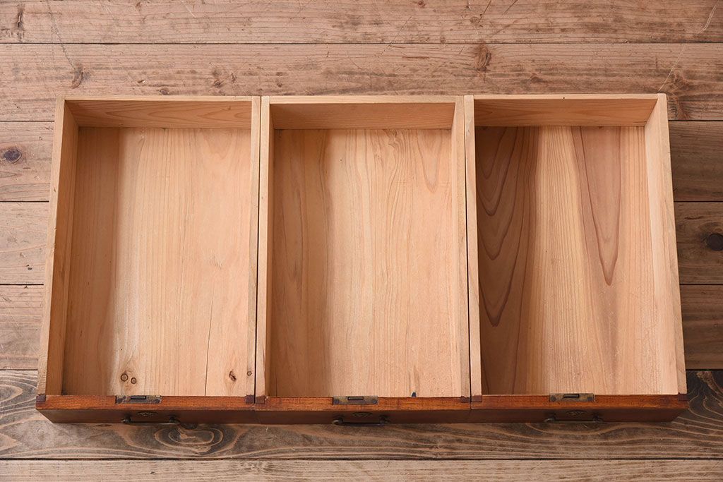 レトロ家具　昭和レトロ　前面欅材　漆塗り　結霜ガラス引き戸の鉄脚ローボード