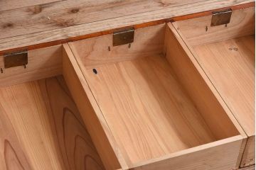 レトロ家具　昭和レトロ　前面欅材　漆塗り　結霜ガラス引き戸の鉄脚ローボード