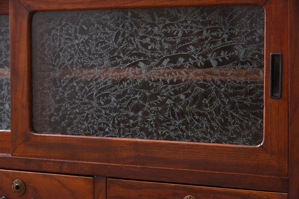 レトロ家具　昭和レトロ　前面欅材　漆塗り　結霜ガラス引き戸の鉄脚ローボード