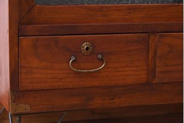 レトロ家具　昭和レトロ　前面欅材　漆塗り　結霜ガラス引き戸の鉄脚ローボード