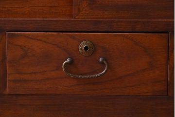 レトロ家具　昭和レトロ　前面欅材　漆塗り　結霜ガラス引き戸の鉄脚ローボード