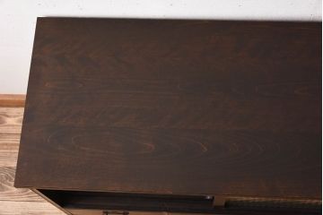 アンティーク家具　和製アンティーク　前面黒檀材　チェッカーガラス引き戸の鉄脚付きローボード