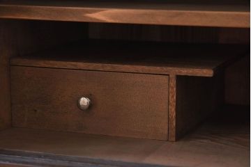 アンティーク家具　和製アンティーク　前面黒檀材　チェッカーガラス引き戸の鉄脚付きローボード