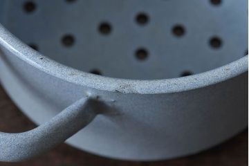 アンティーク雑貨　ヨーロッパビンテージ　ホーロー(琺瑯)　鍋型コランダー(ザル・水切り)