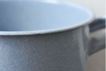 アンティーク雑貨　ヨーロッパビンテージ　ホーロー(琺瑯)　鍋型コランダー(ザル・水切り)