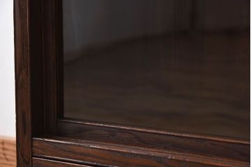 アンティーク家具　大正ロマン　当時物ガラスの引き戸　前面栗材の小ぶりな収納棚