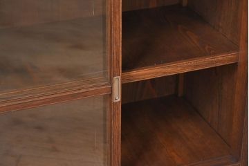 アンティーク家具　大正ロマン　当時物ガラスの引き戸　前面栗材の小ぶりな収納棚