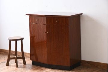 中古美品　カリモク　ドマーニ　チェスト(定価約31万円)