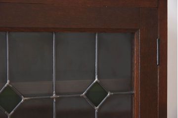 アンティーク家具　ラフジュ工房オリジナルステンドグラス　ナラ材製　脚付き　ステンドグラス扉のアンティークキャビネット