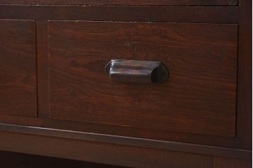 アンティーク家具　ラフジュ工房オリジナルステンドグラス　ナラ材製　脚付き　ステンドグラス扉のアンティークキャビネット