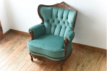 ヴィンテージ家具　イギリスビンテージ　彫刻入り　一人掛けアームソファ(ウイングバック、ウィングバックチェア)