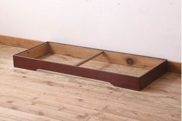 アンティーク家具　古民具・骨董　桜丸金具　前面栗材の米沢箪笥(衣装箪笥)(台輪付き)