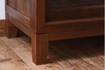 アンティーク家具　クリアガラス引き戸　前面檜材製　古い木のアンティーク収納棚