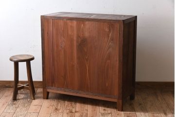 アンティーク家具　クリアガラス引き戸　前面檜材製　古い木のアンティーク収納棚