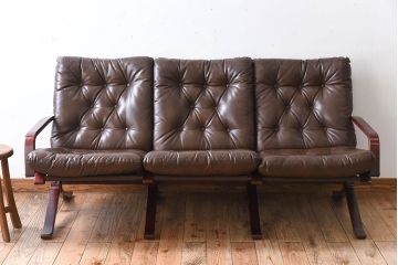 ヴィンテージ家具　北欧家具　ビンテージ　革張りの3人掛けソファ