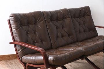 ヴィンテージ家具　北欧家具　ビンテージ　革張りの3人掛けソファ