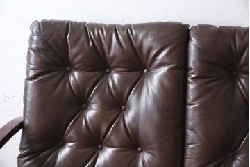 ヴィンテージ家具　北欧家具　ビンテージ　革張りの3人掛けソファ