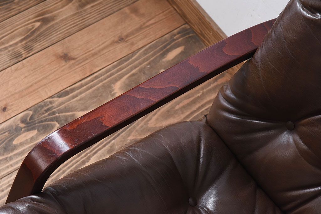 ヴィンテージ家具　北欧家具　ビンテージ　革張りの3人掛けソファ