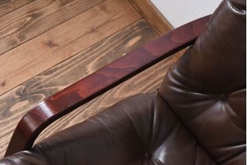 ヴィンテージ家具　北欧家具　ビンテージ　革張りの3人掛けソファ