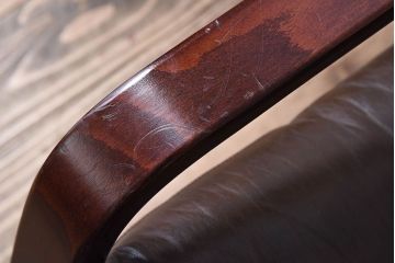 ヴィンテージ家具　北欧家具　ビンテージ　革張りの3人掛けソファ