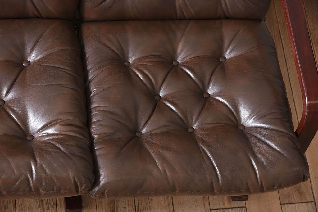 ヴィンテージ家具　北欧家具　ビンテージ　革張りの3人掛けソファ