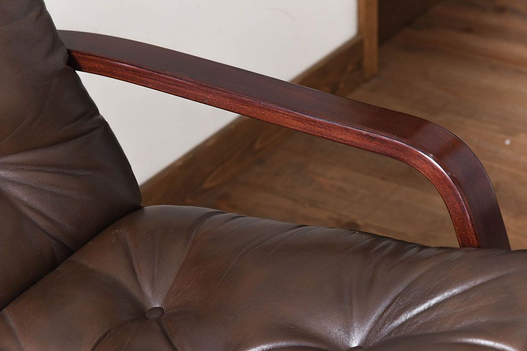 ヴィンテージ家具　北欧家具　ビンテージ　革張りの3人掛けソファ