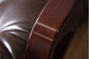 ヴィンテージ家具　北欧家具　ビンテージ　革張りの3人掛けソファ