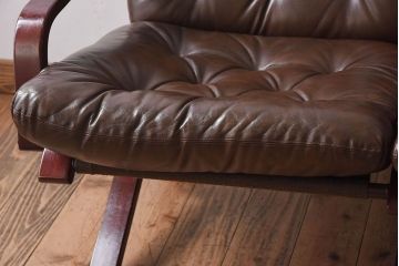 ヴィンテージ家具　北欧家具　ビンテージ　革張りの3人掛けソファ