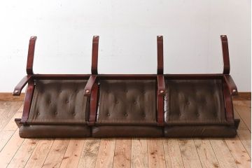 ヴィンテージ家具　北欧家具　ビンテージ　革張りの3人掛けソファ
